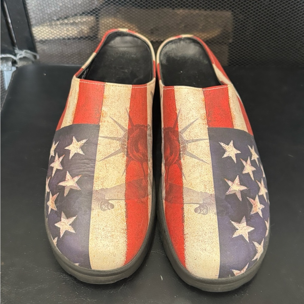 Icon Slip-on Mules Painted Leather USA Flag Red White Blue Women’s size 8